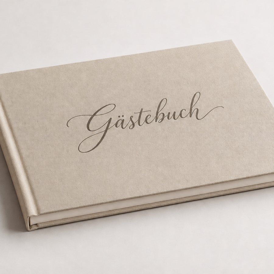 Gästebuch mit eingeklebten Fotos
